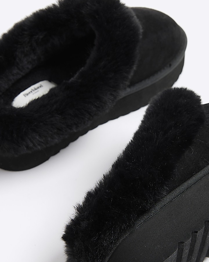 Black faux fur platform slippers