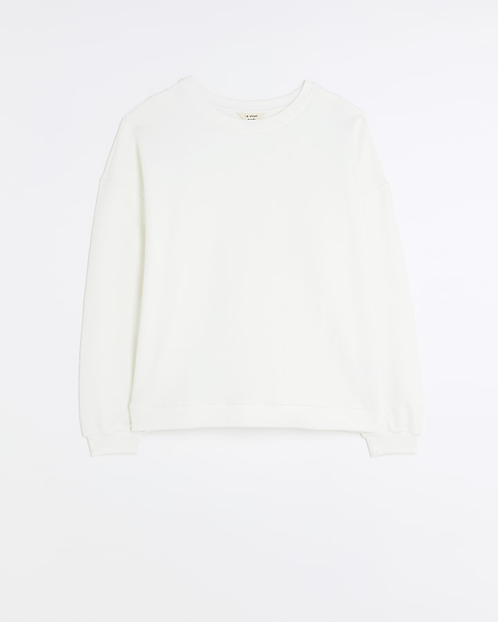 White long sleeve sweatshirt
