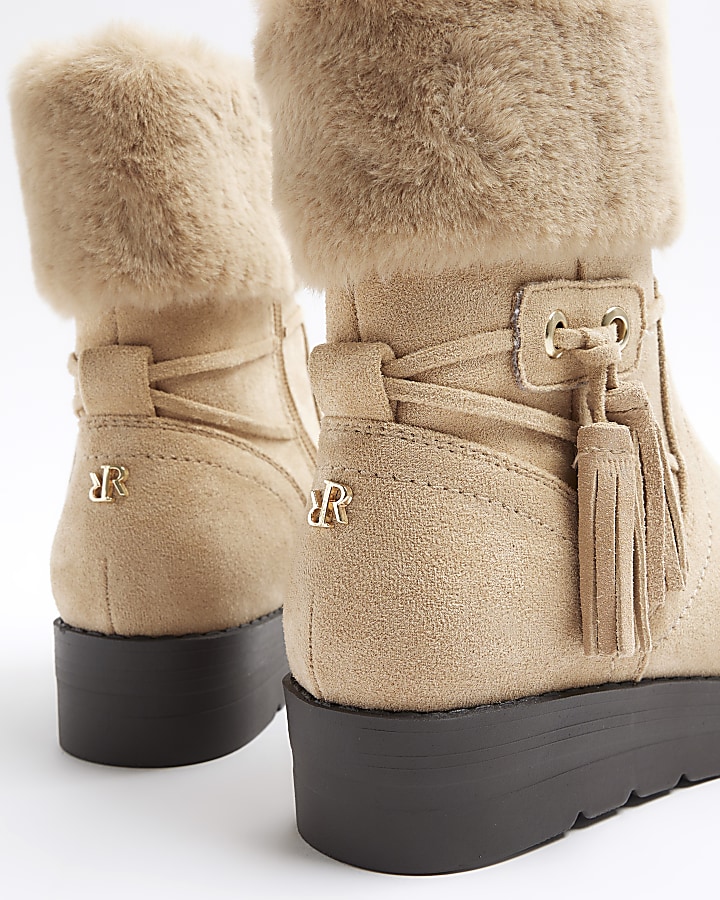 Beige faux fur lining wedge boots