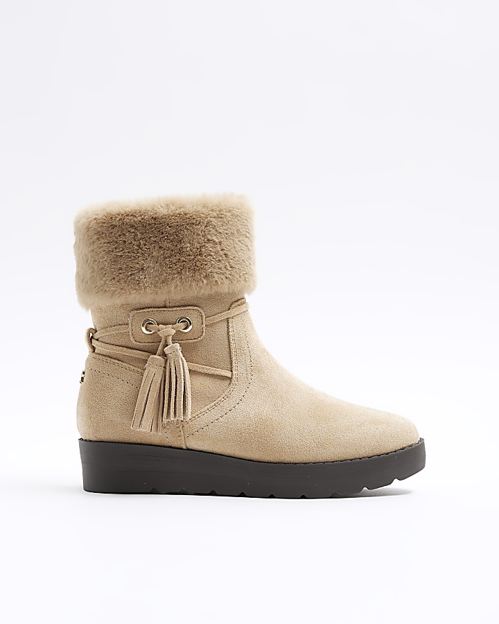 Beige faux fur lining wedge boots