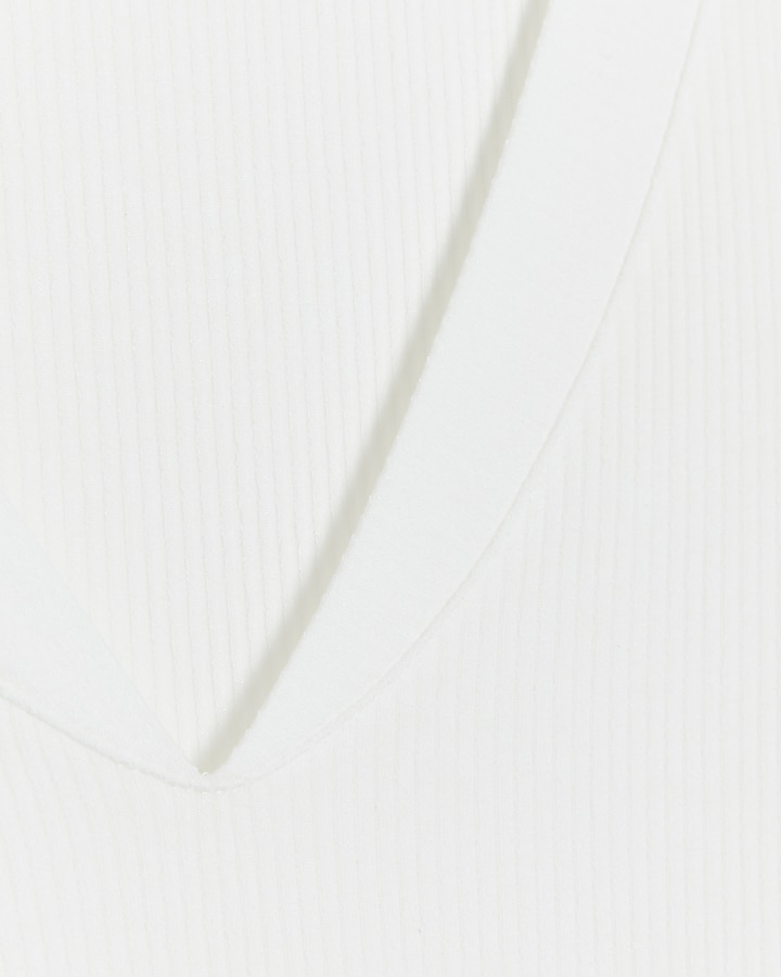 White rib v-neck long sleeve top
