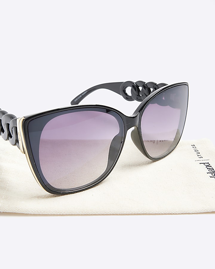 Black chain cat eye sunglasses