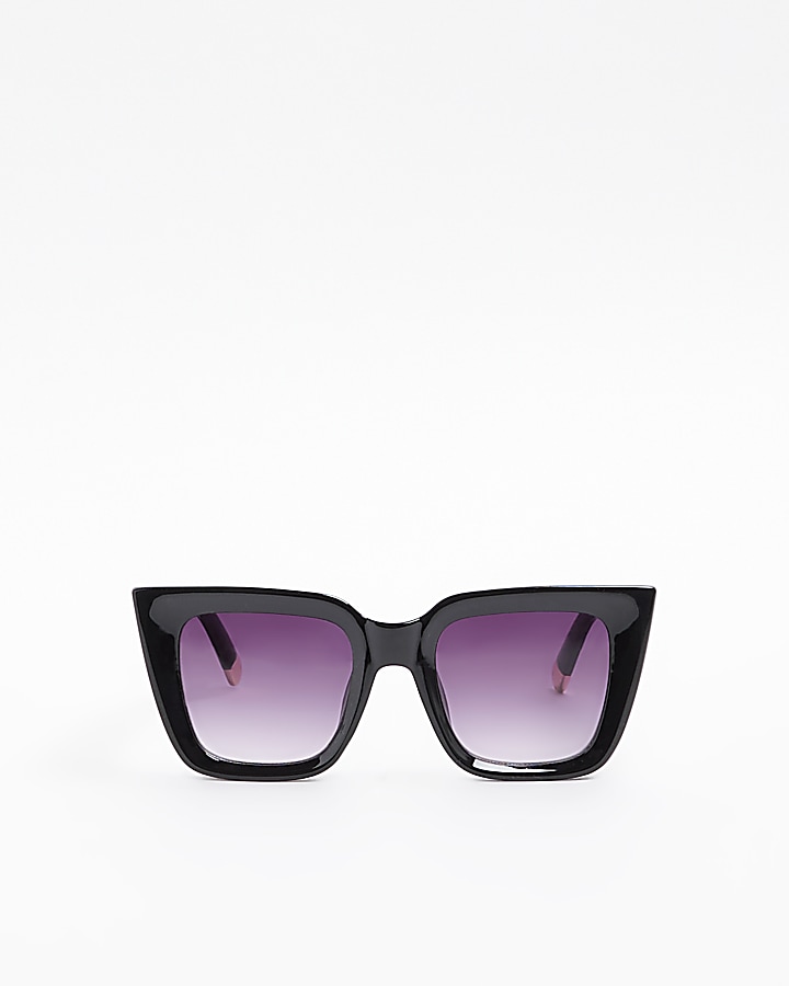Black oversized cat eye sunglasses