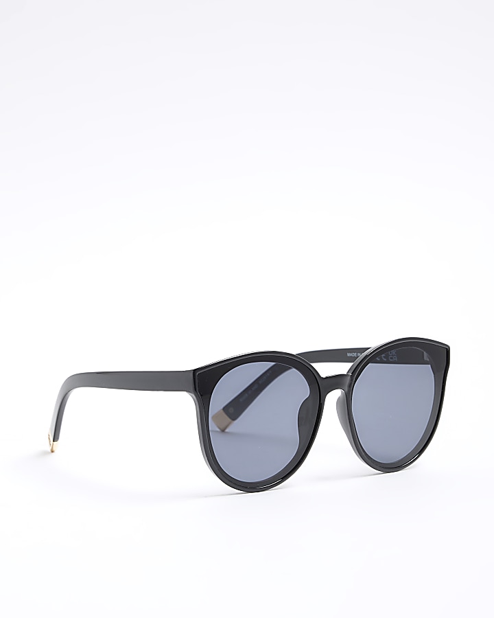 Black round cat eye sunglasses