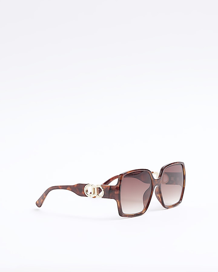 Brown tortoise oversized sunglasses