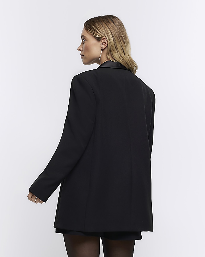 Black pocket square tuxedo jacket