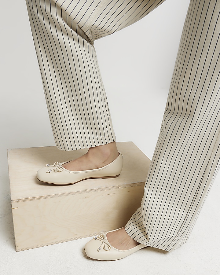 Cream bow detail ballet pumps River Island