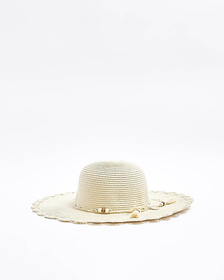 Beige straw beaded hat
