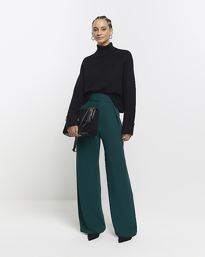 Green straight outlet leg trousers