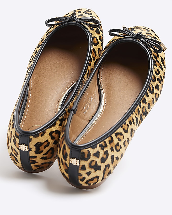 Brown leopard print ballet pumps