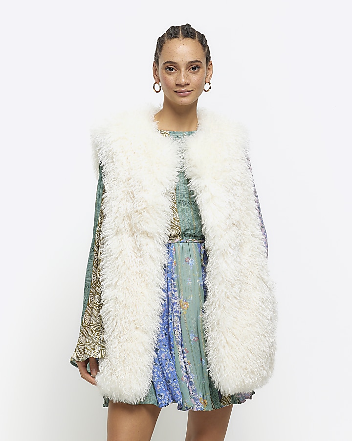 River island faux store fur gilet