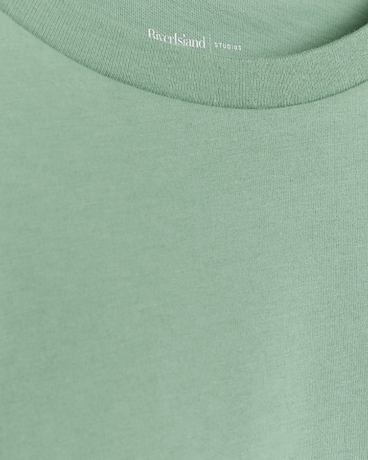Green cropped t-shirt