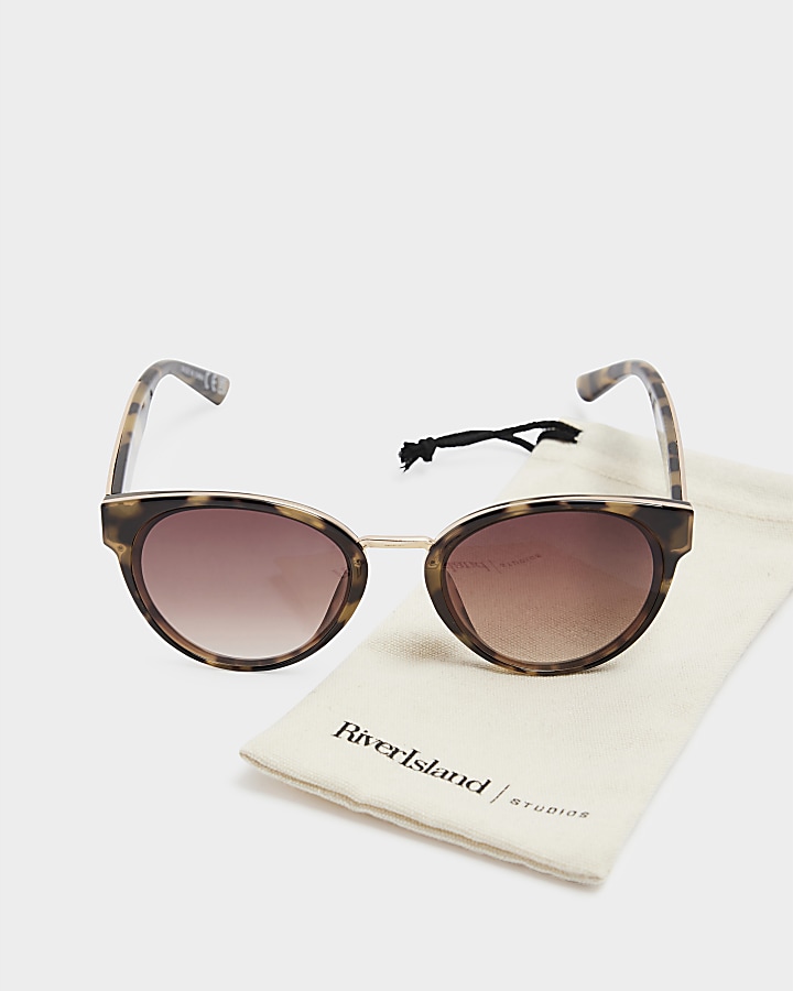 Brown tortoise shell cat eye sunglasses