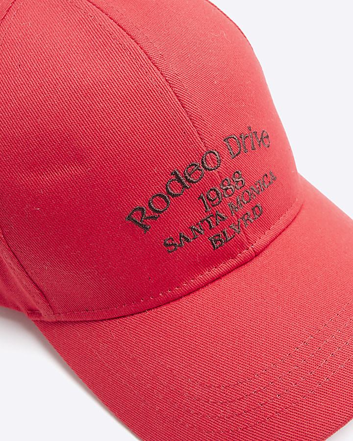 Red embroidered rodeo cap
