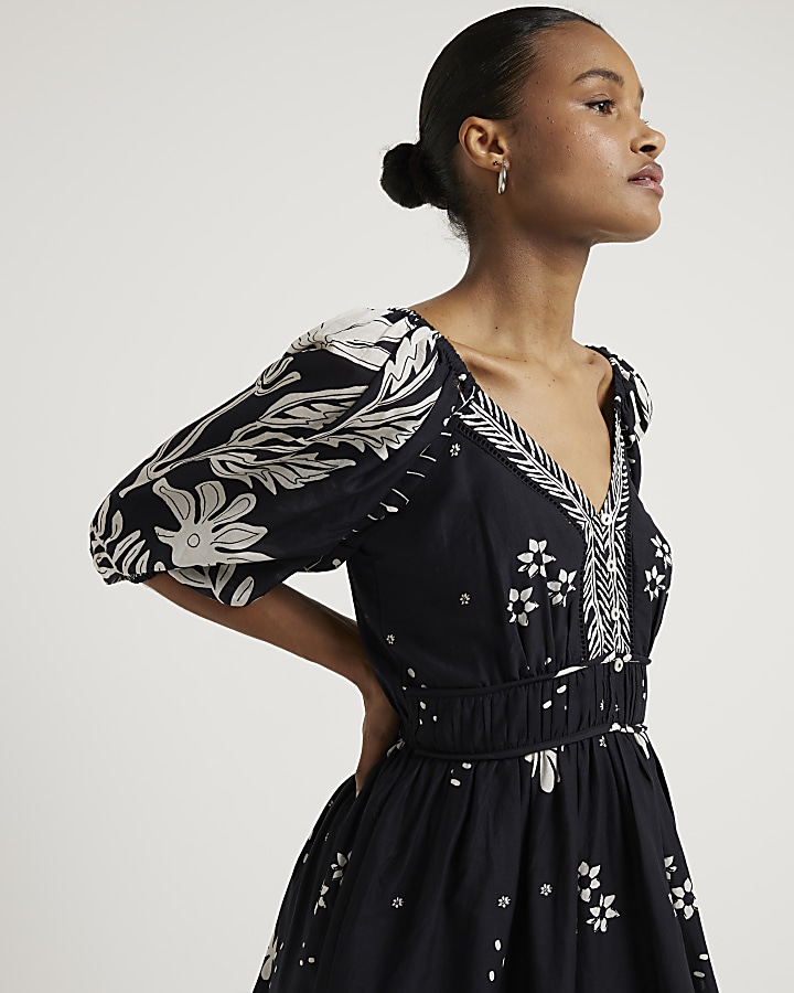 Black floral puff sleeve swing maxi dress