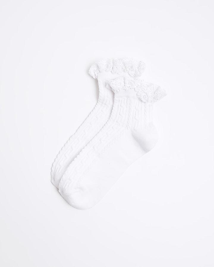 White lace frill ankle socks