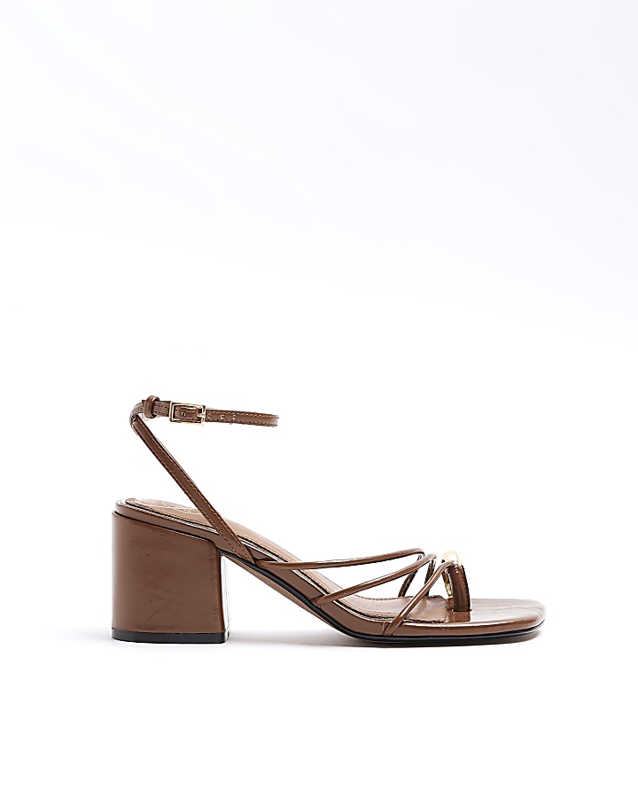 Brown toe clip block heeled sandals