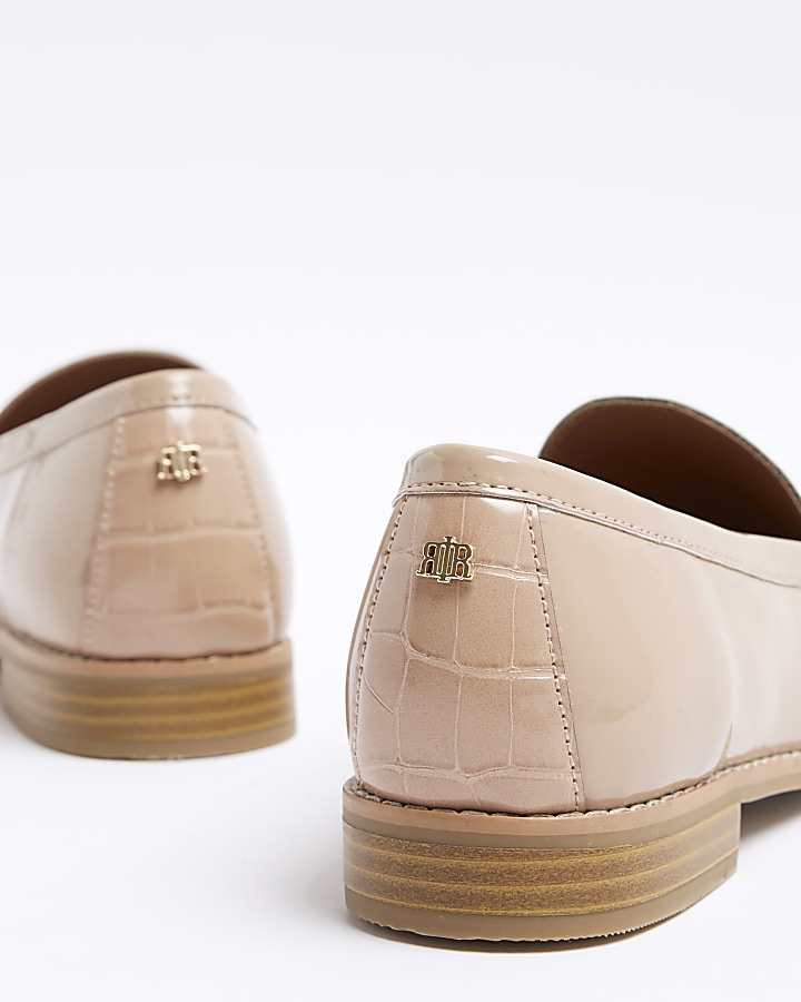 Beige patent loafers