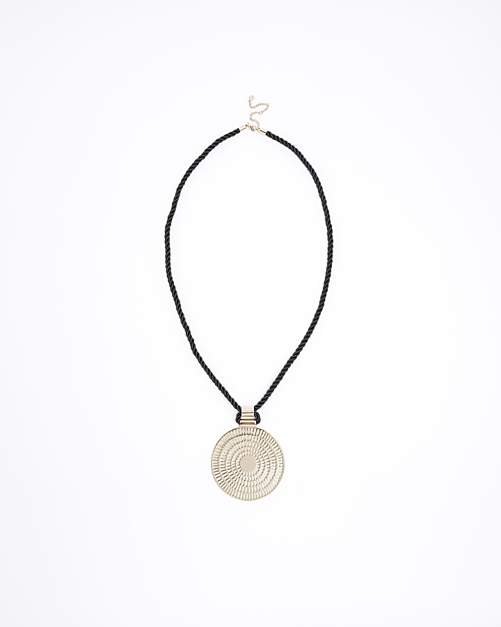 Black circle deals pendant necklace