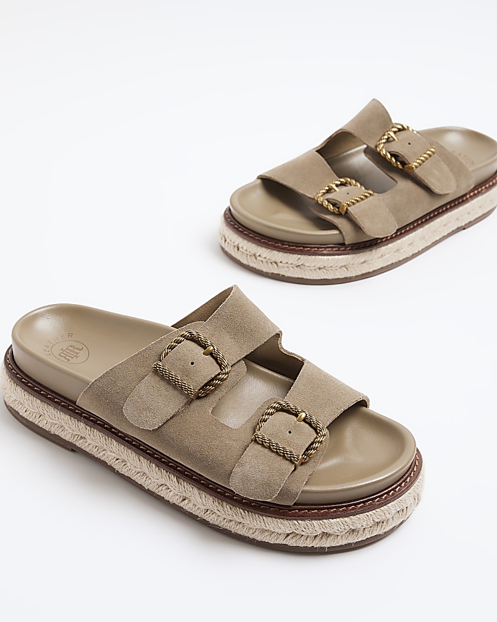 Beige leather buckle sandals