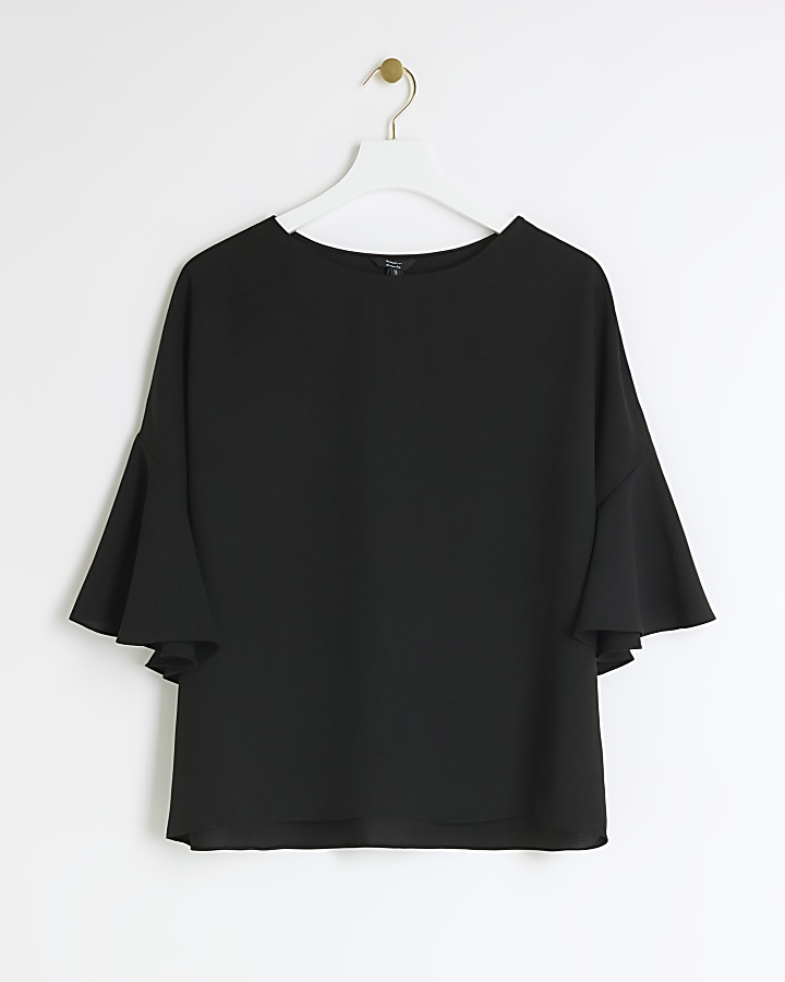 Black fluted sleeve t-shirt | River Island