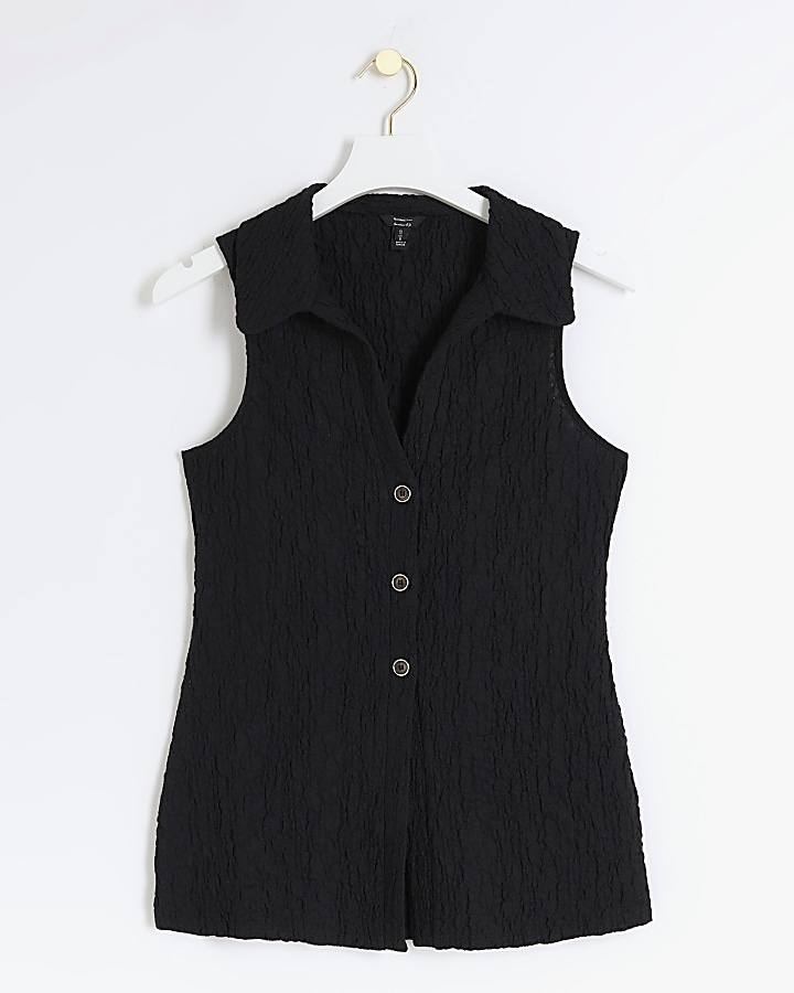 Black textured sleeveless shirt