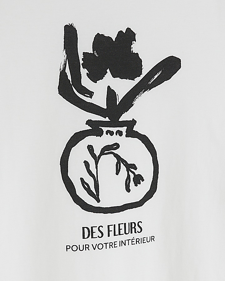 White flower graphic t-shirt