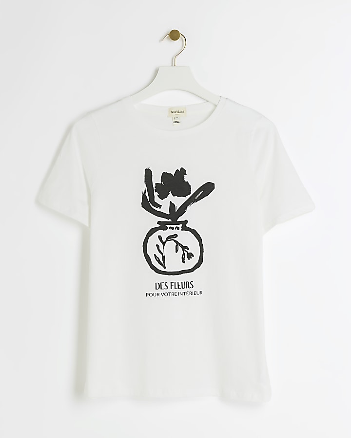White flower graphic t-shirt