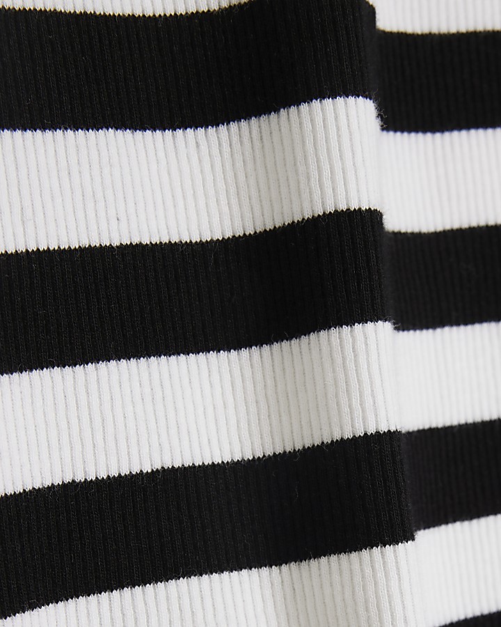 Black ribbed stripe cropped t-shirt