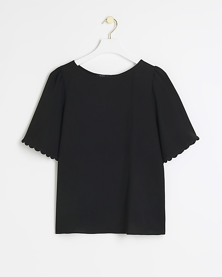 Black Scalloped Sleeve T-shirt