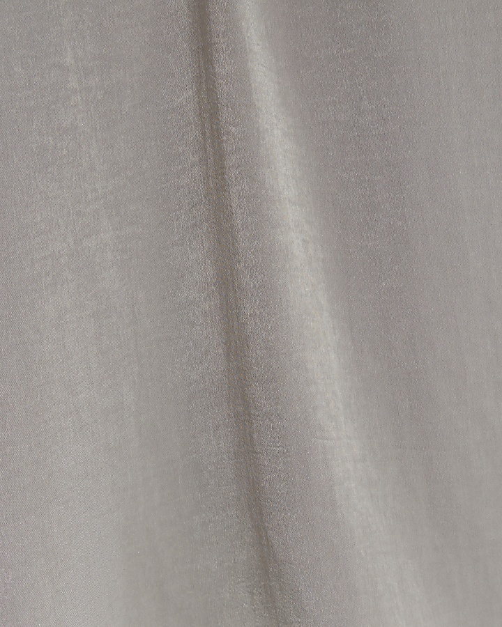 Silver woven tie side t-shirt