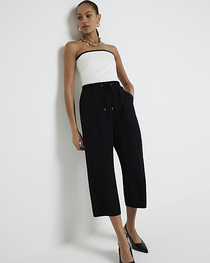 Black cropped elasticated trousers