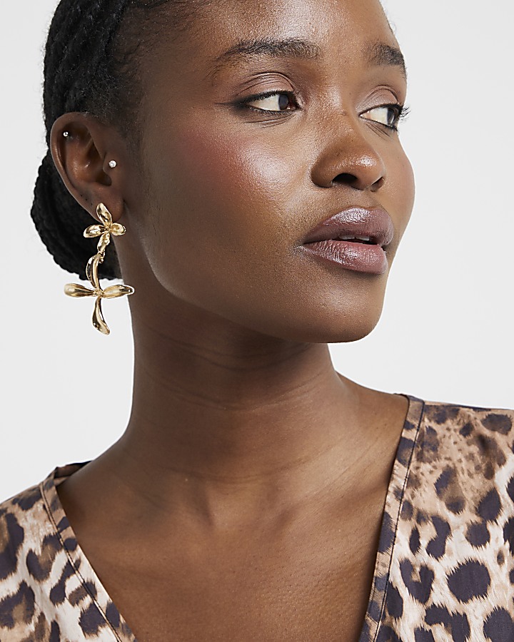 Gold colour flower drop earrings