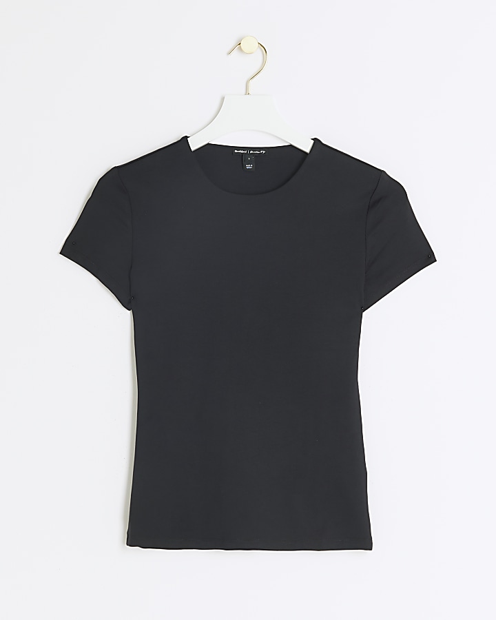 Black plain t-shirt