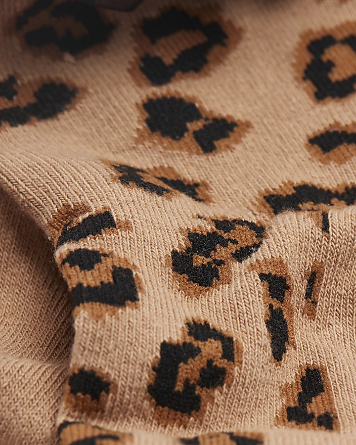 Beige leopard print frill socks