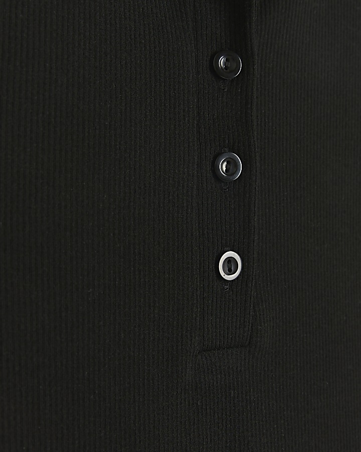 Black ribbed button t-shirt