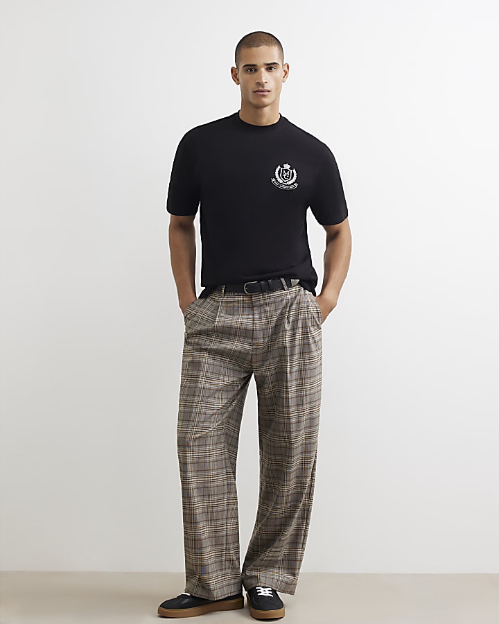 Black Regular Fit Cotton Manor Club T-Shirt