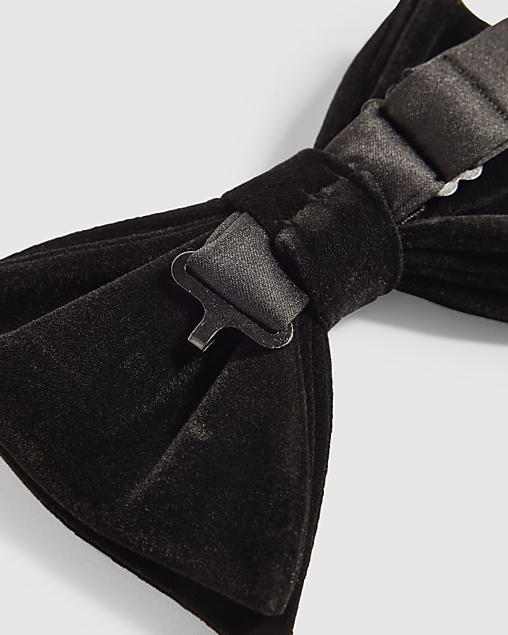Black Velvet Bow Tie