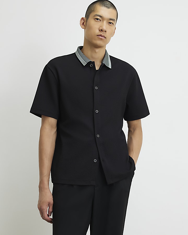 Black Regular Fit Cotton Buttoned Shirt