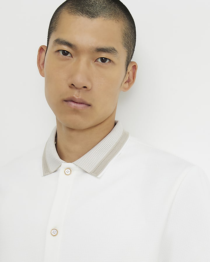 White Regular Fit Cotton Buttoned Shirt