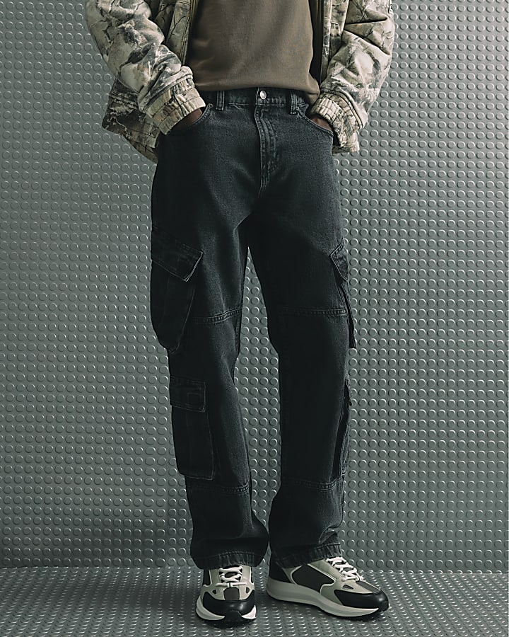Black Loose Fit Cargo Jeans