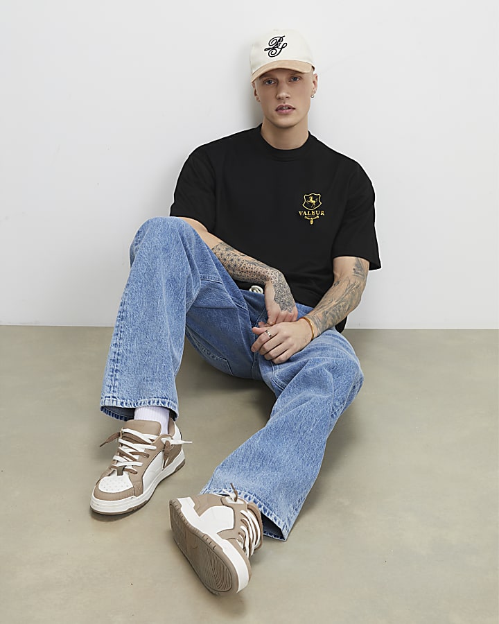 Black Oversized Fit Valeur Crest T-Shirt