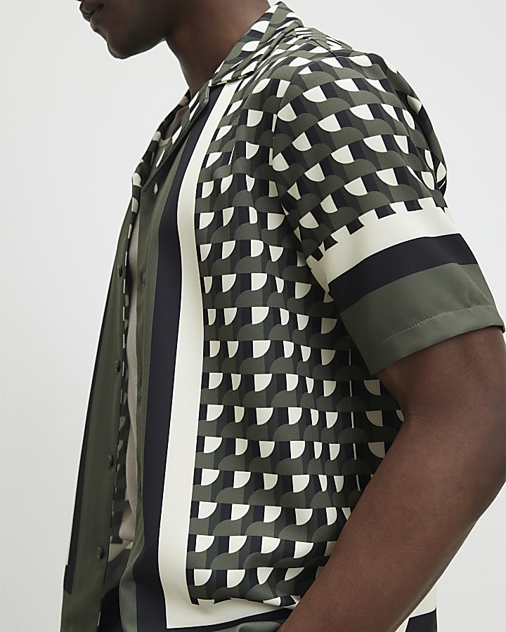 Green Regular Fit Geometric Border Shirt