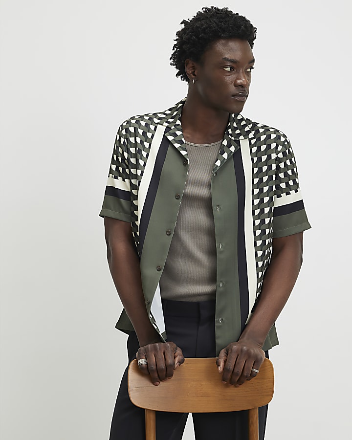 Green Regular Fit Geometric Border Shirt