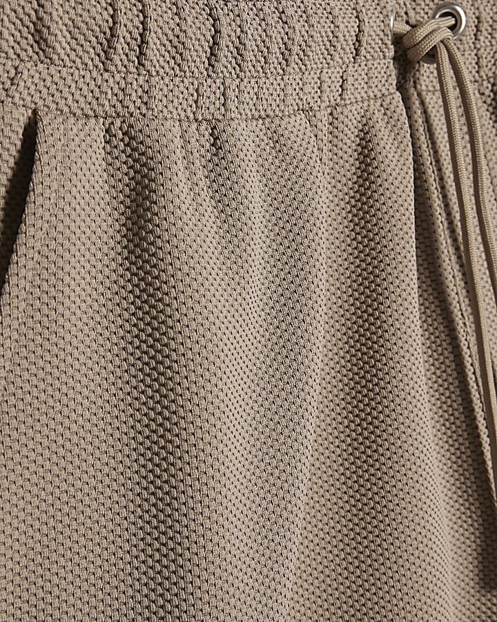 Beige Regular Fit Textured Cargo Shorts