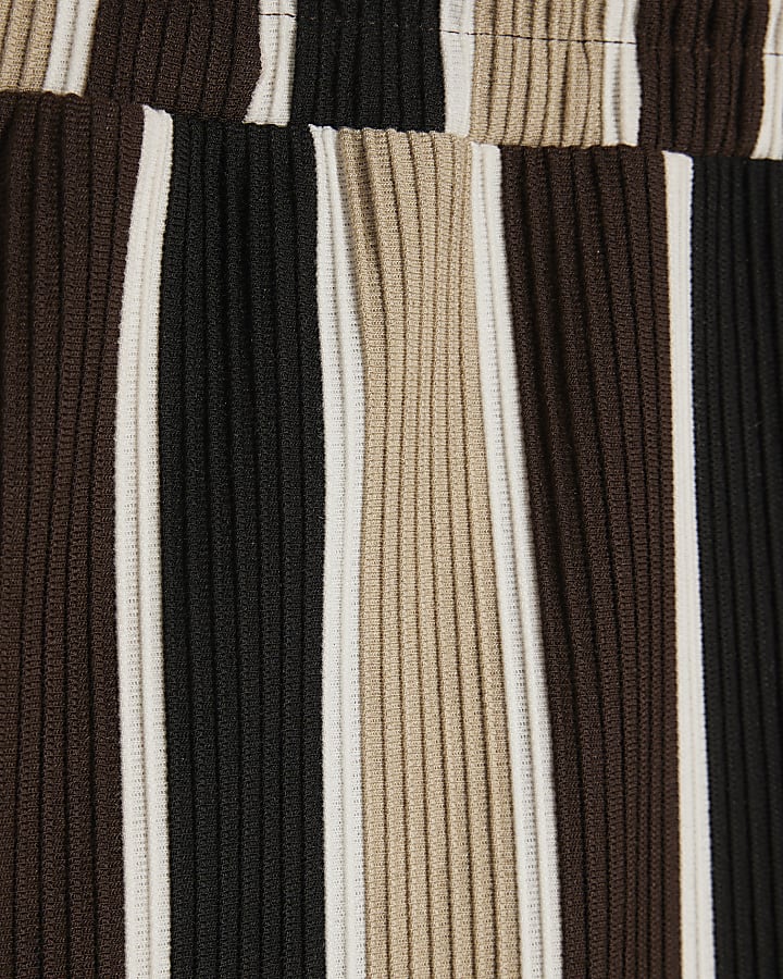 Brown Slim Fit Stripe Shorts