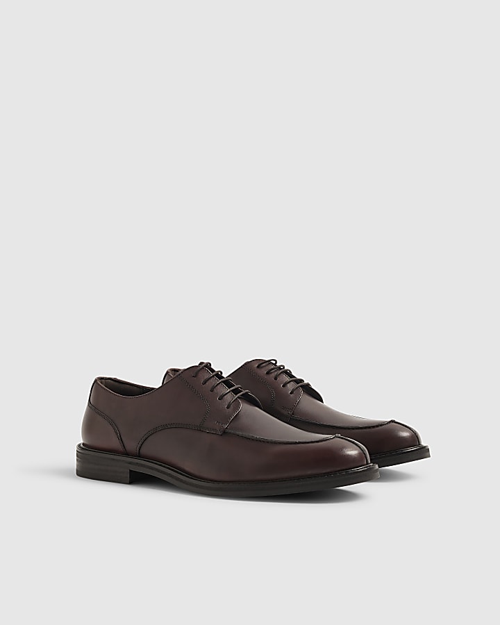 Red Apron Toe Formal Shoes
