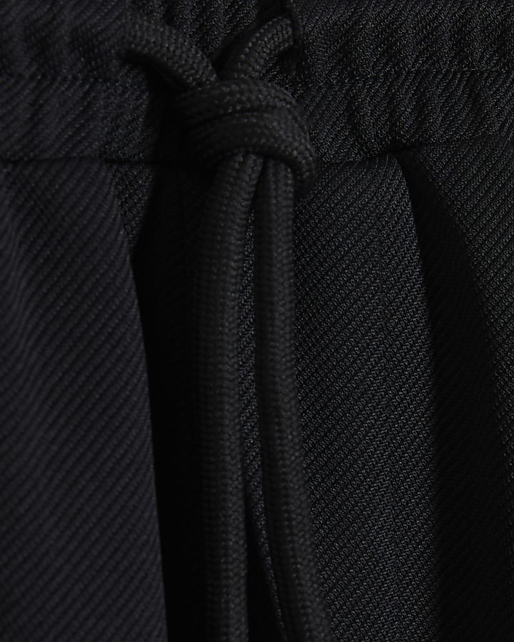 Black Regular Fit Cargo Shorts