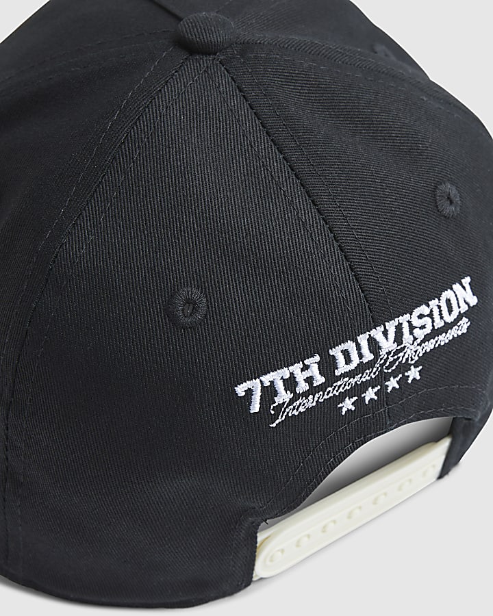 Black Sanctuaire Crest Cap