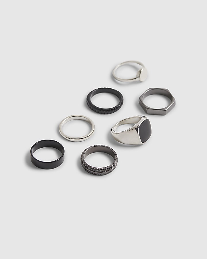 Metal Silver And Black Rings 7 Pack
